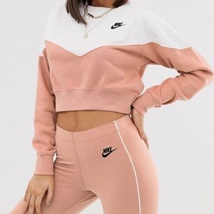 Nike Heritage Cropped Crewneck Sweatshirt